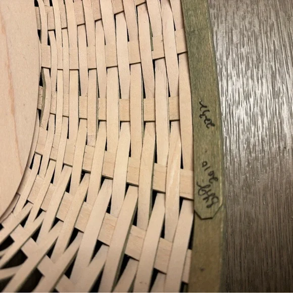 A Longaberger 2010 Oval Sage Green Color, with Teal color silk Hydranges. - Picture 6 of 16